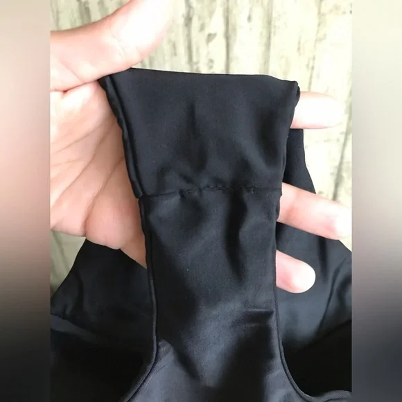 Deep V-neck Tori Praver Bathing Suit - Picture 5 of 6